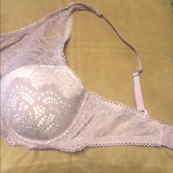 32 DD Victoria’s Secret Demi bra - Picture 2 of 3